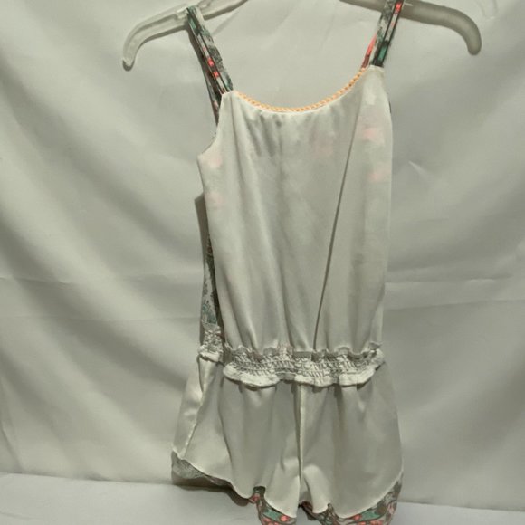 Romper ❤️ Sleeveless Printed Romper Size M(7/8) (PRE-LOVED) - Picture 5 of 6